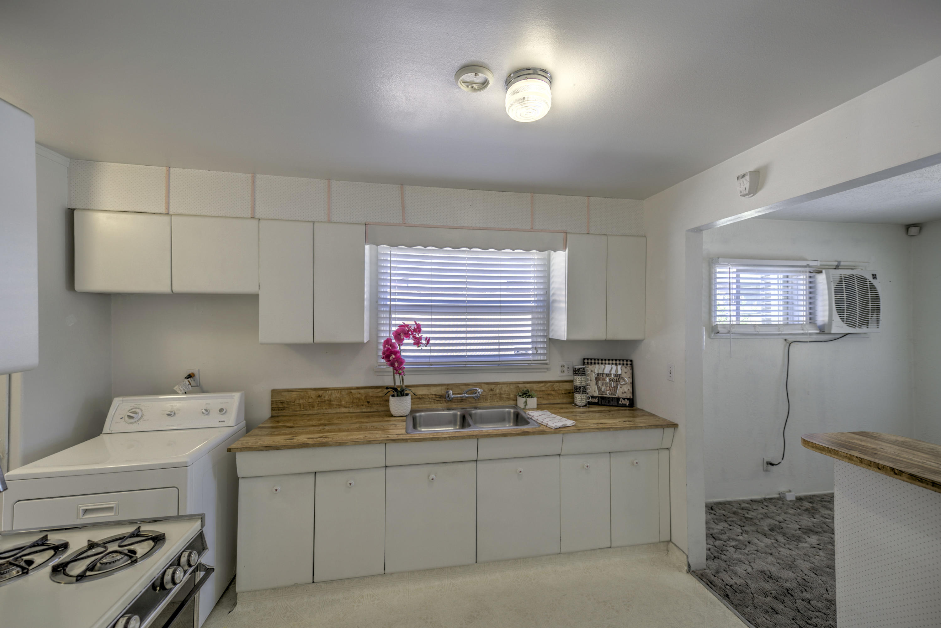 1350 East Ave R-2 Palmdale, CA 93550 - Photo 5 of 16 zuw_8503