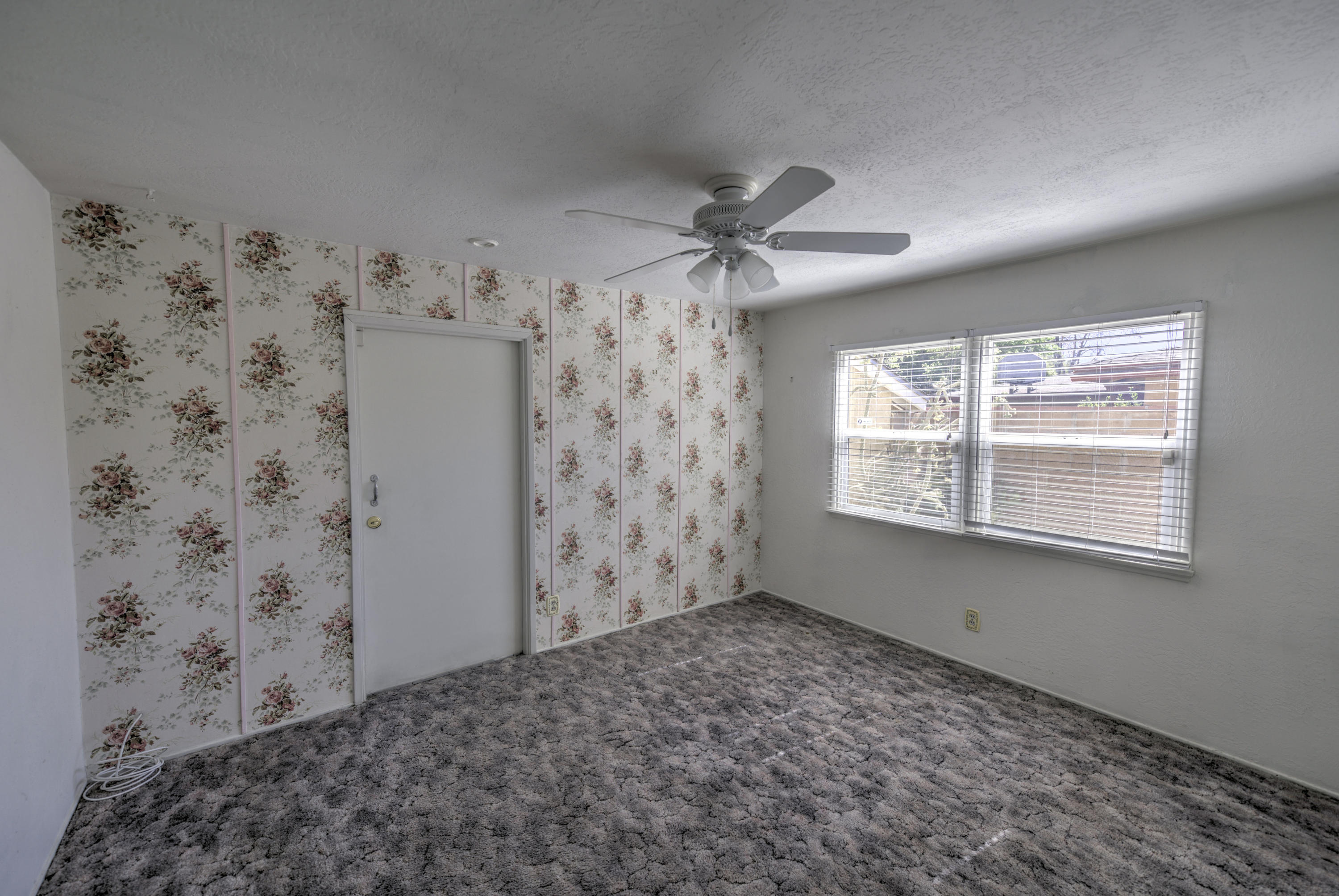 1350 East Ave R-2 Palmdale, CA 93550 - Photo 9 of 16 zuw_8533
