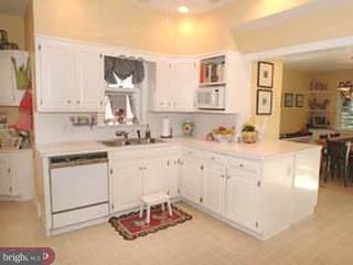 413 Chestnut Lane Wayne, PA 19087 - Photo 3 of 5 Gallery Image 3