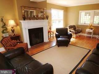 413 Chestnut Lane Wayne, PA 19087 - Photo 4 of 5 Gallery Image 4