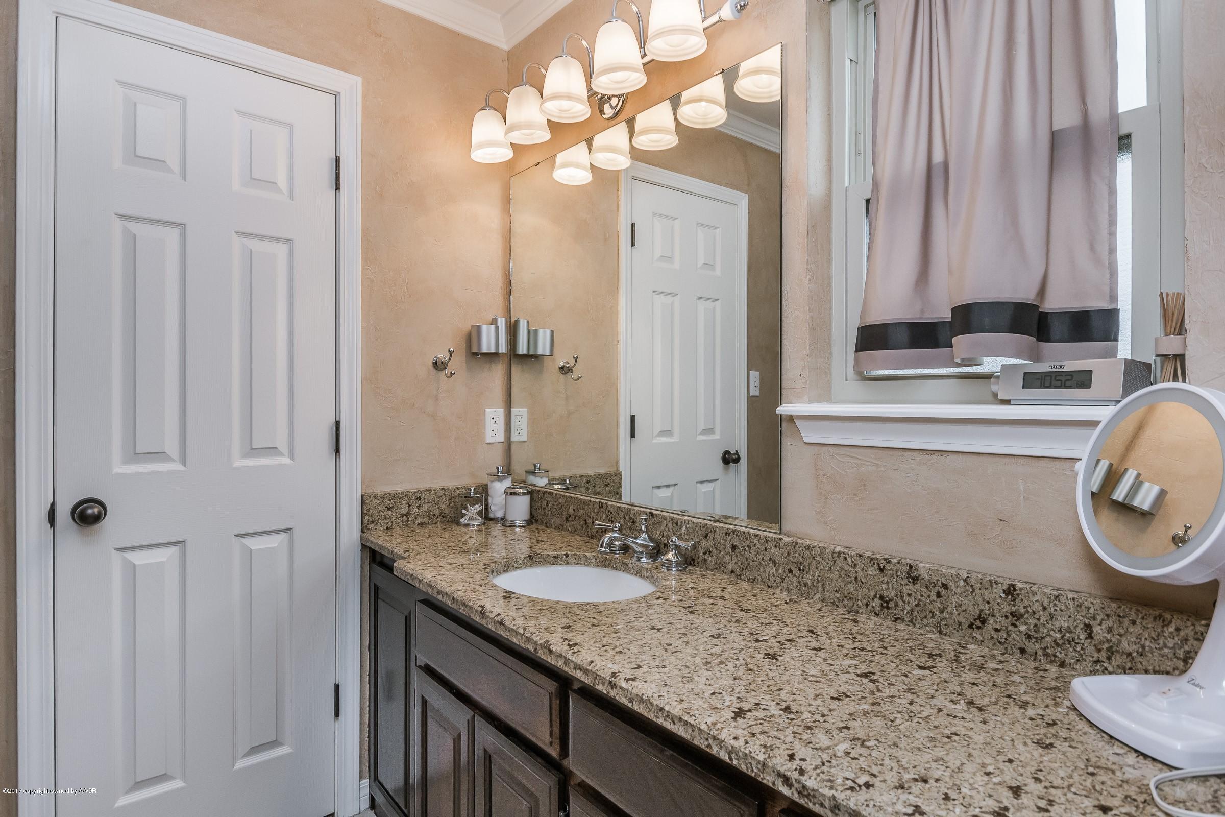 4701 Bushland Road Amarillo, TX 79119 - Photo 16 of 34 016_Master Bathroom_