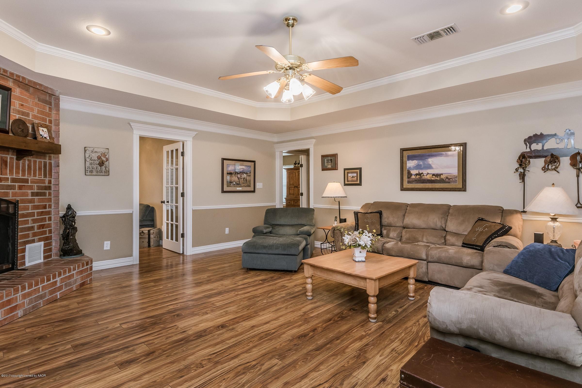 006_Living Room_