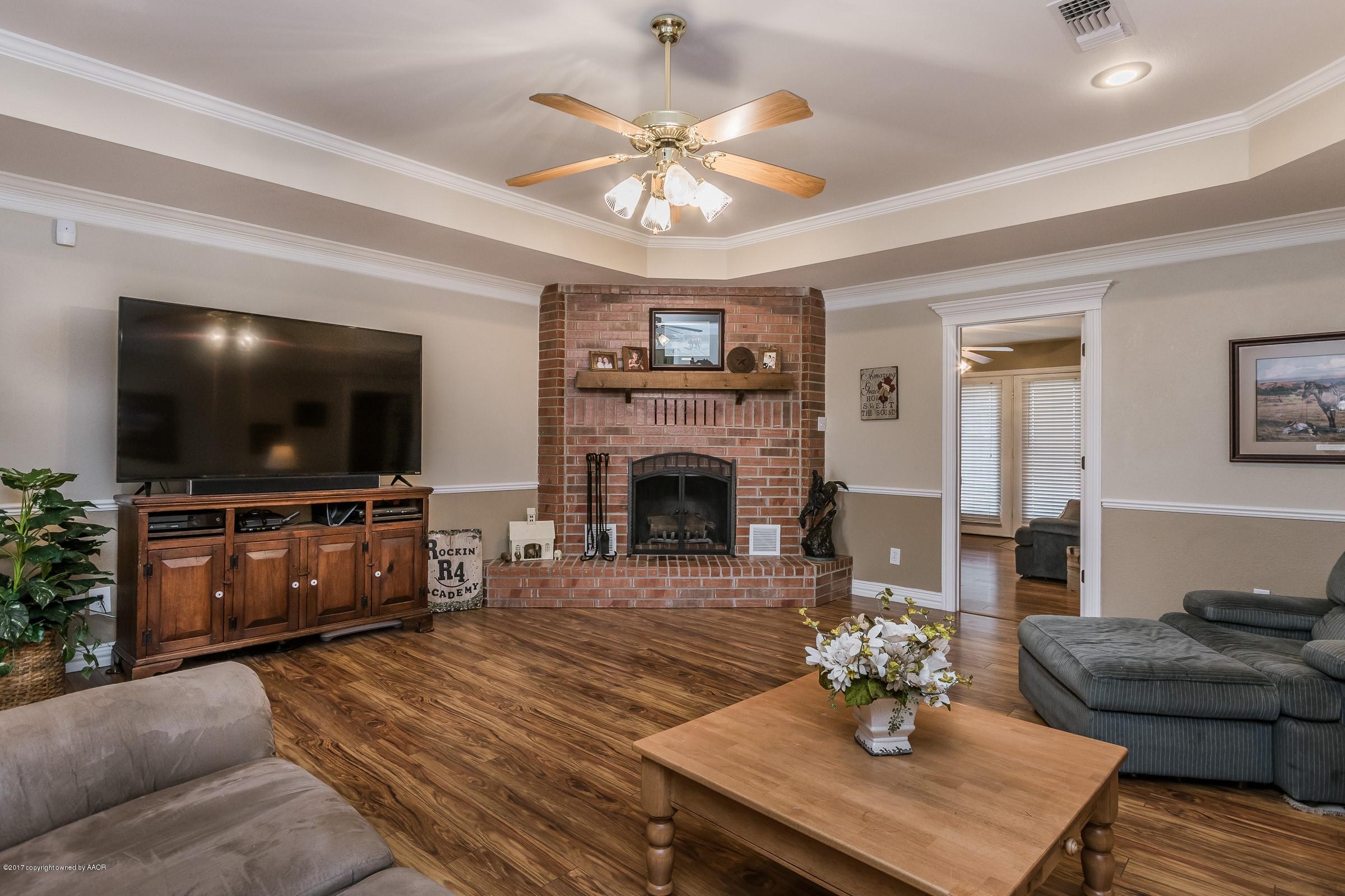 4701 Bushland Road Amarillo, TX 79119 - Photo 8 of 34 008_Living Room_-3