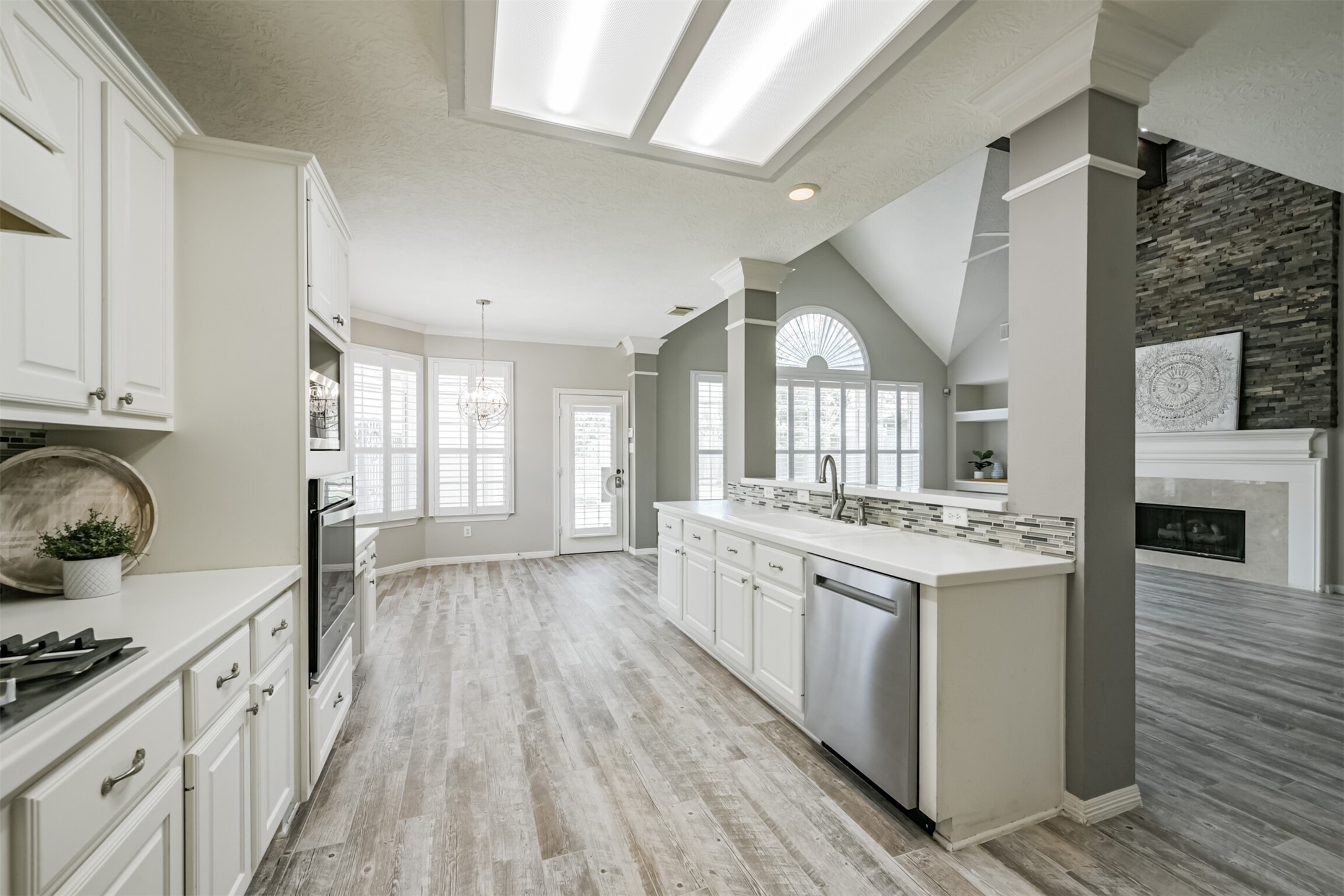 3223 Pleasant Cove Court Houston, TX 77059 - Photo 13 of 30