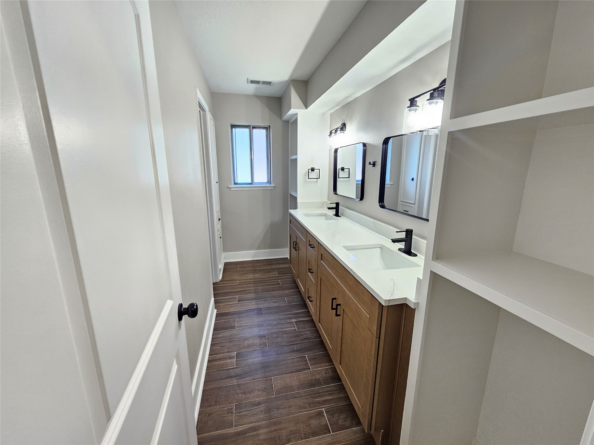 1207 Whitestone Lane Houston, TX 77073 - Photo 17 of 36 2nd full bathroom