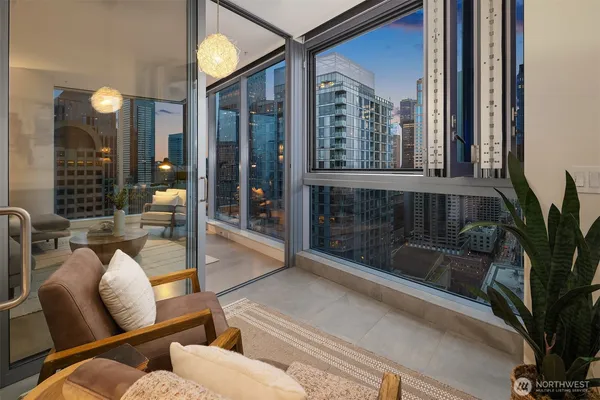 $1,795,000 | 1521 2nd Avenue, Unit 3102, Seattle, WA 98101