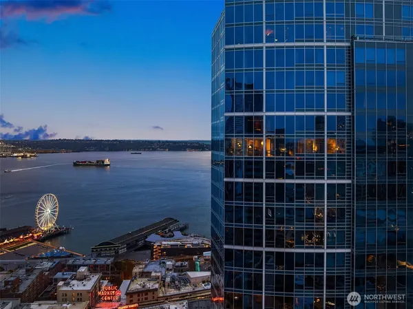 $1,795,000 | 1521 2nd Avenue, Unit 3102, Seattle, WA 98101