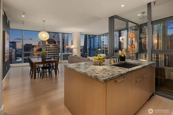 $1,795,000 | 1521 2nd Avenue, Unit 3102, Seattle, WA 98101