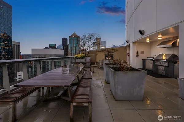 $1,795,000 | 1521 2nd Avenue, Unit 3102, Seattle, WA 98101
