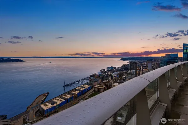 $1,795,000 | 1521 2nd Avenue, Unit 3102, Seattle, WA 98101