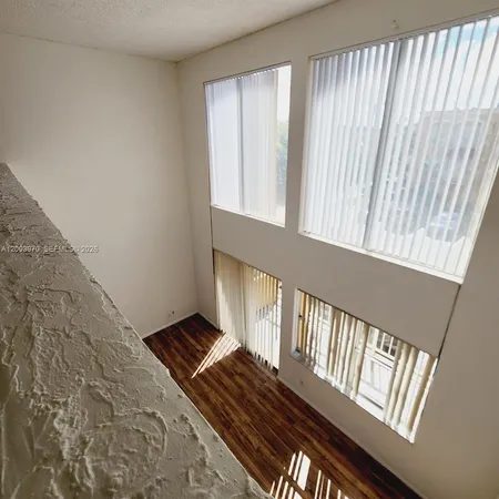 $1,950 | 18051 Northwest 68th Avenue, Unit K202, Hialeah, FL 33015