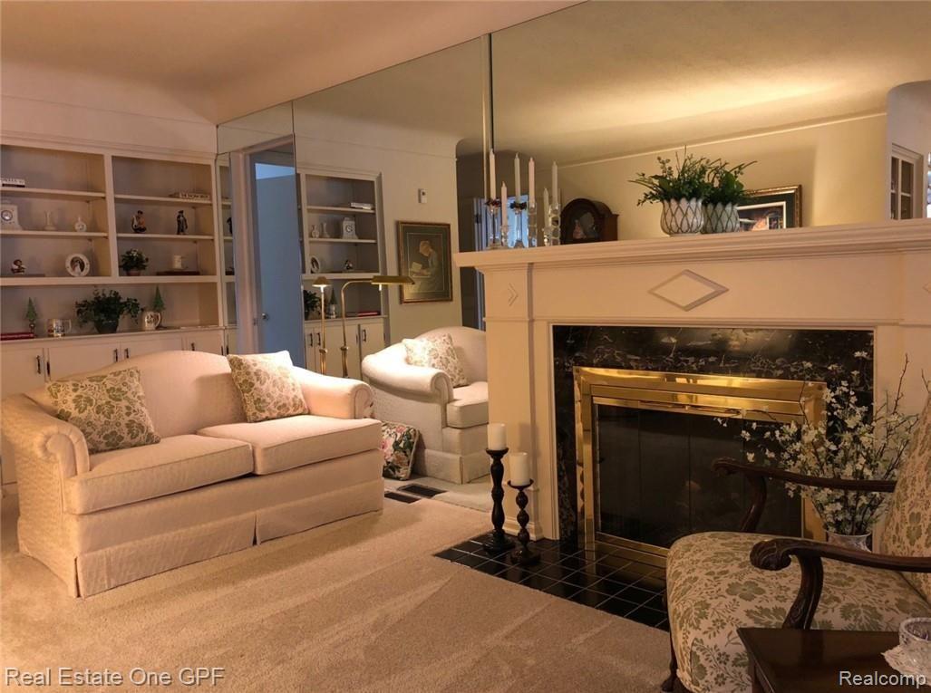 225 Ridgemont Road Grosse Pointe, MI 48236 - Photo 2 of 17 3.jpg