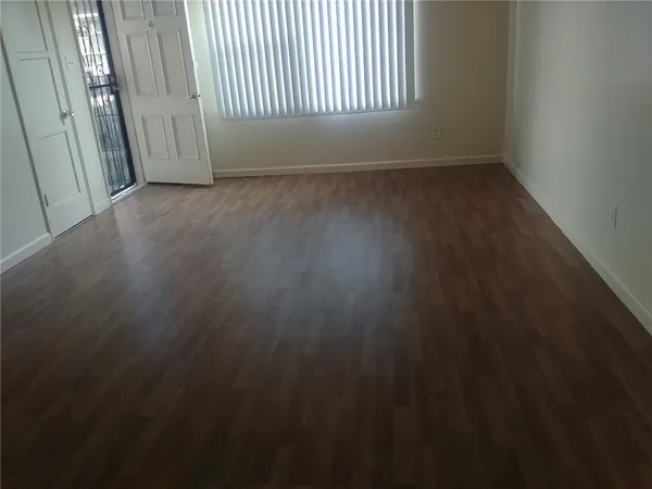 $1,900 | 7011 Mountain View Avenue, Huntington Park, CA 90255