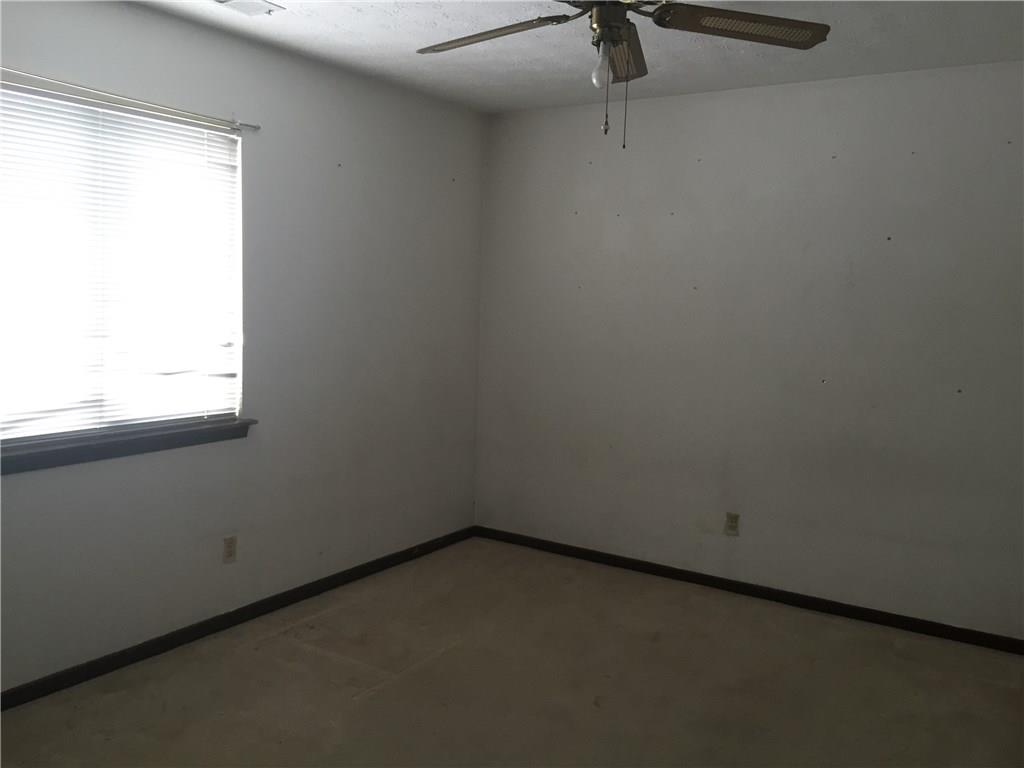 475 Yorktown Road Greenwood, IN 46142 - Photo 17 of 24 Gallery Image 17