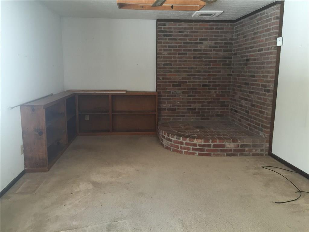 475 Yorktown Road Greenwood, IN 46142 - Photo 10 of 24 Gallery Image 10