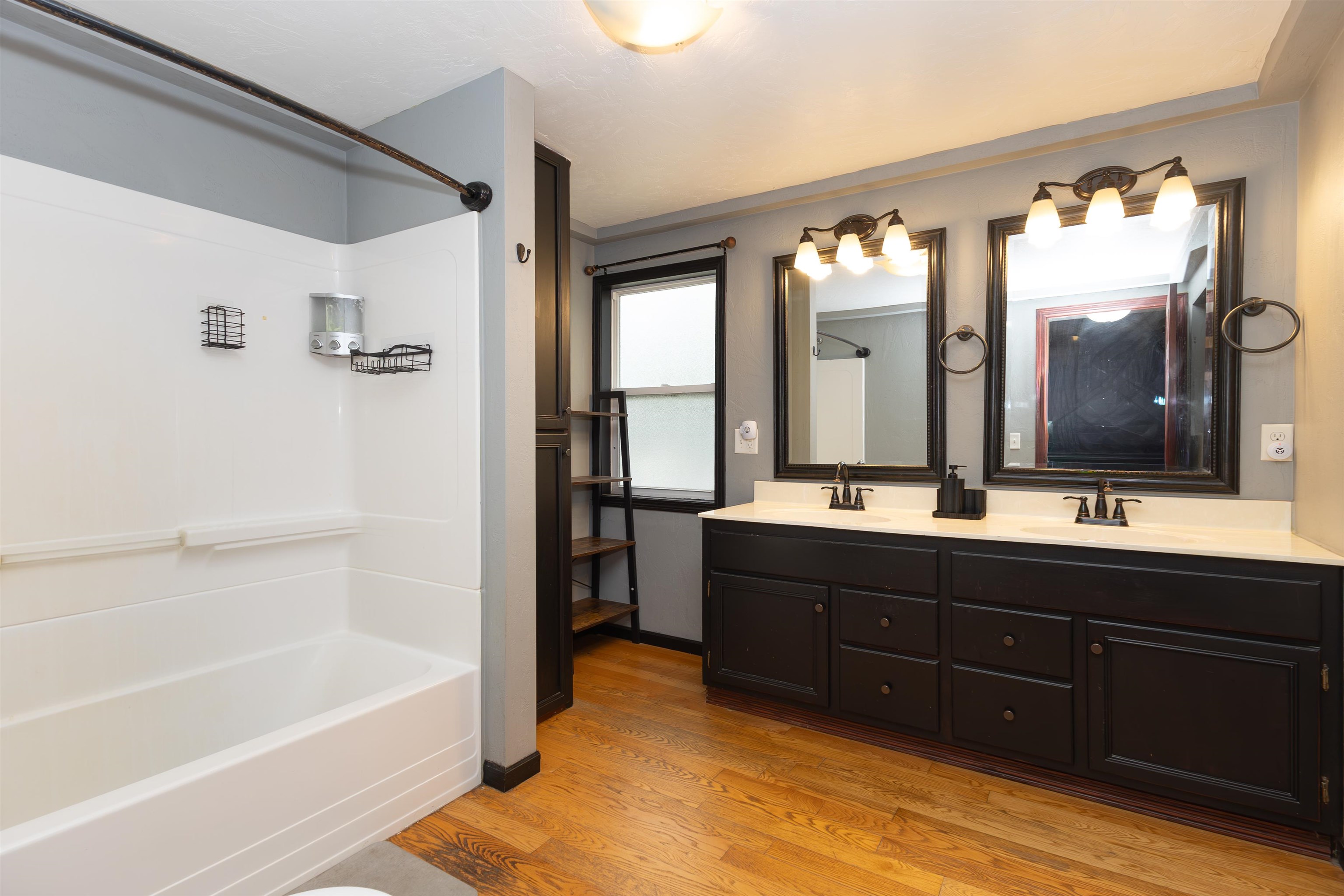 1585 Cold Spring Road Neenah, WI 54956 - Photo 11 of 35 Gallery Image 11