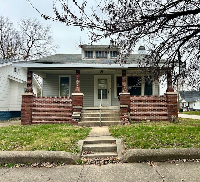 802 West Waggoner Street Decatur, IL 62526 - Photo 2 of 34