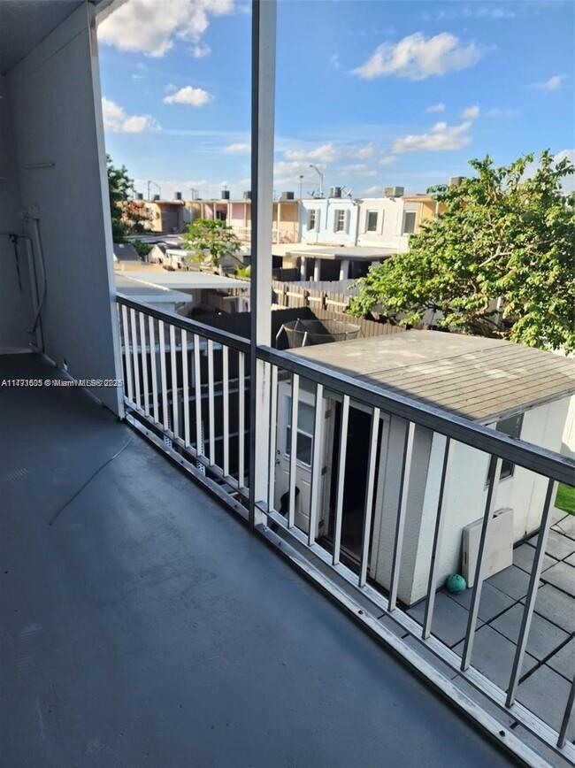 857 West 79th Place Hialeah, FL 33014 - Photo 13 of 20