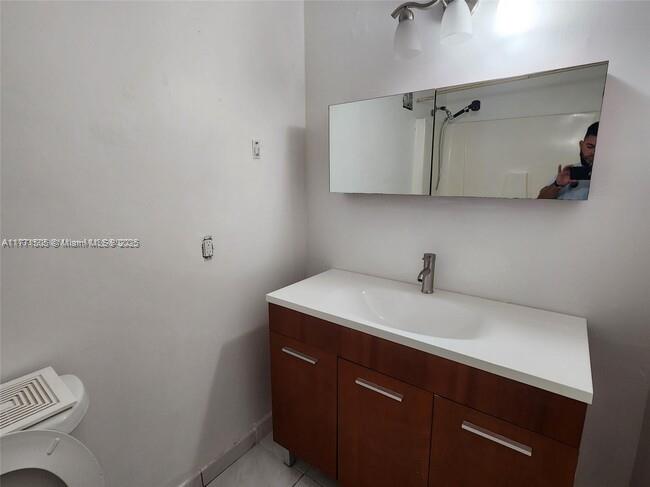 857 West 79th Place Hialeah, FL 33014 - Photo 17 of 20