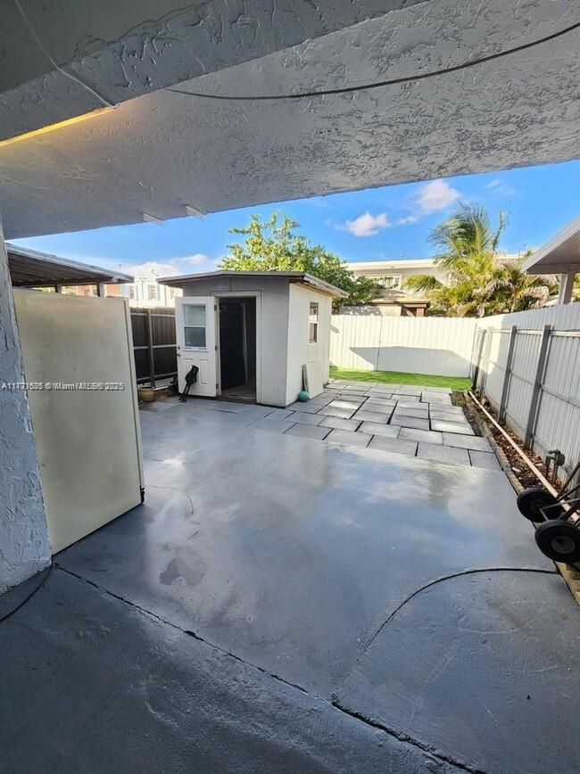 857 West 79th Place Hialeah, FL 33014 - Photo 5 of 20