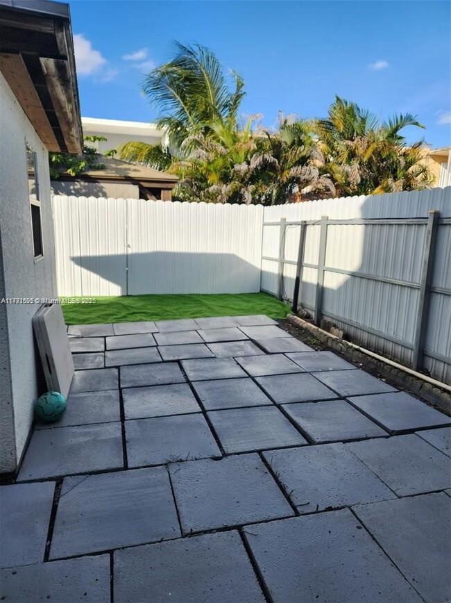 857 West 79th Place Hialeah, FL 33014 - Photo 8 of 20