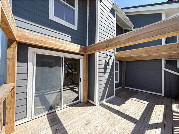 $225,000 | 160 Northeast Bayview Drive, Lee's Summit, MO 64064