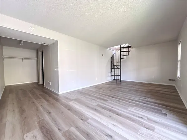 $225,000 | 160 Northeast Bayview Drive, Lee's Summit, MO 64064