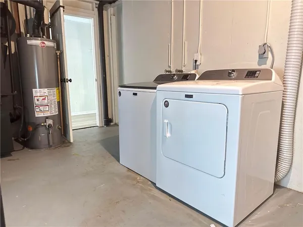 $225,000 | 160 Northeast Bayview Drive, Lee's Summit, MO 64064