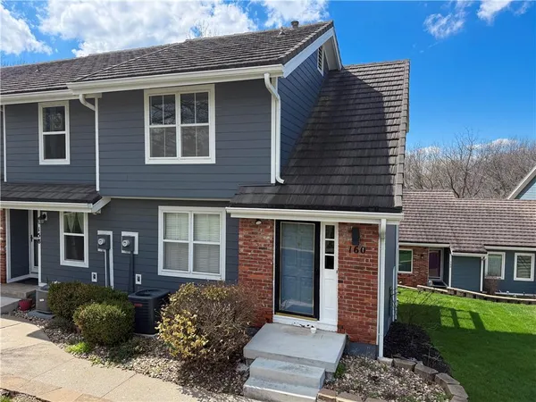 $225,000 | 160 Northeast Bayview Drive, Lee's Summit, MO 64064