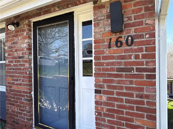 $225,000 | 160 Northeast Bayview Drive, Lee's Summit, MO 64064