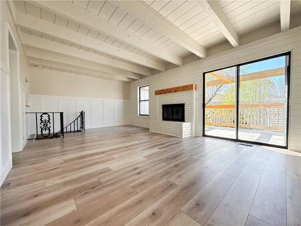 $225,000 | 160 Northeast Bayview Drive, Lee's Summit, MO 64064