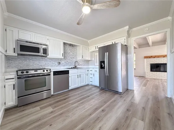 $225,000 | 160 Northeast Bayview Drive, Lee's Summit, MO 64064