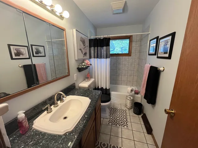 $850,000 | 8801 North Serns Road, Milton, WI 53563