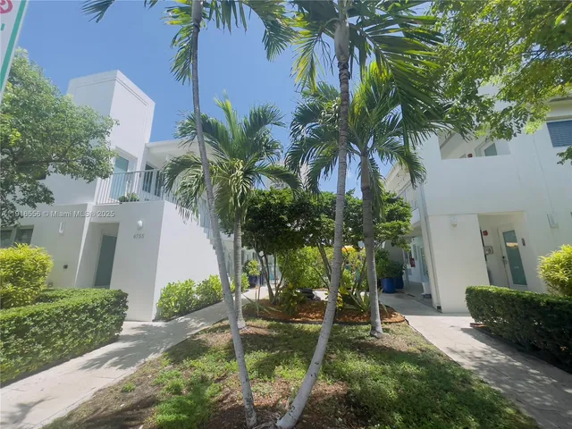 $1,750 | 6755 Harding Avenue, Unit 821, Miami Beach, FL 33141