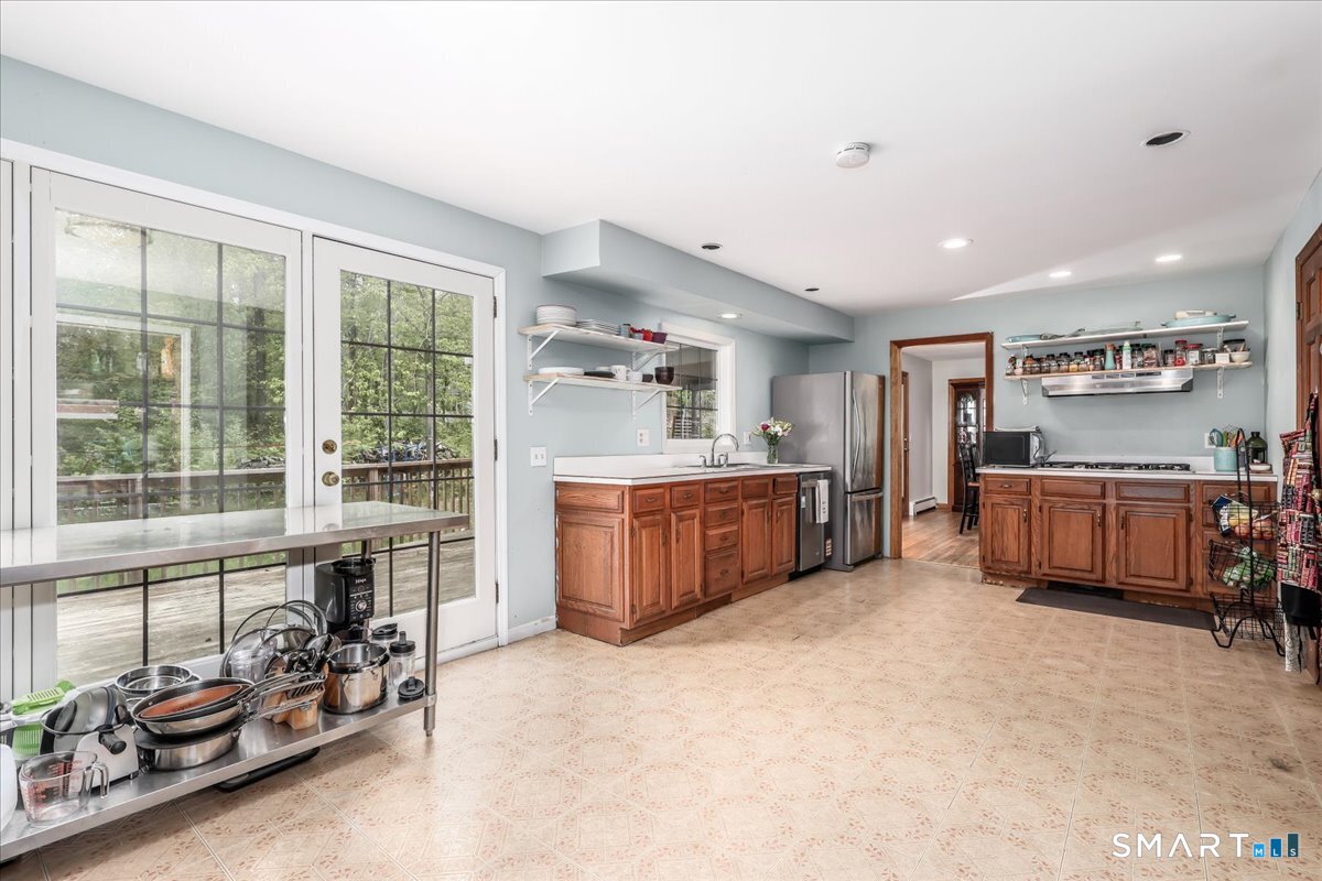 131 Seth Low Mountain Road Ridgefield, CT 06877 - Photo 12 of 39