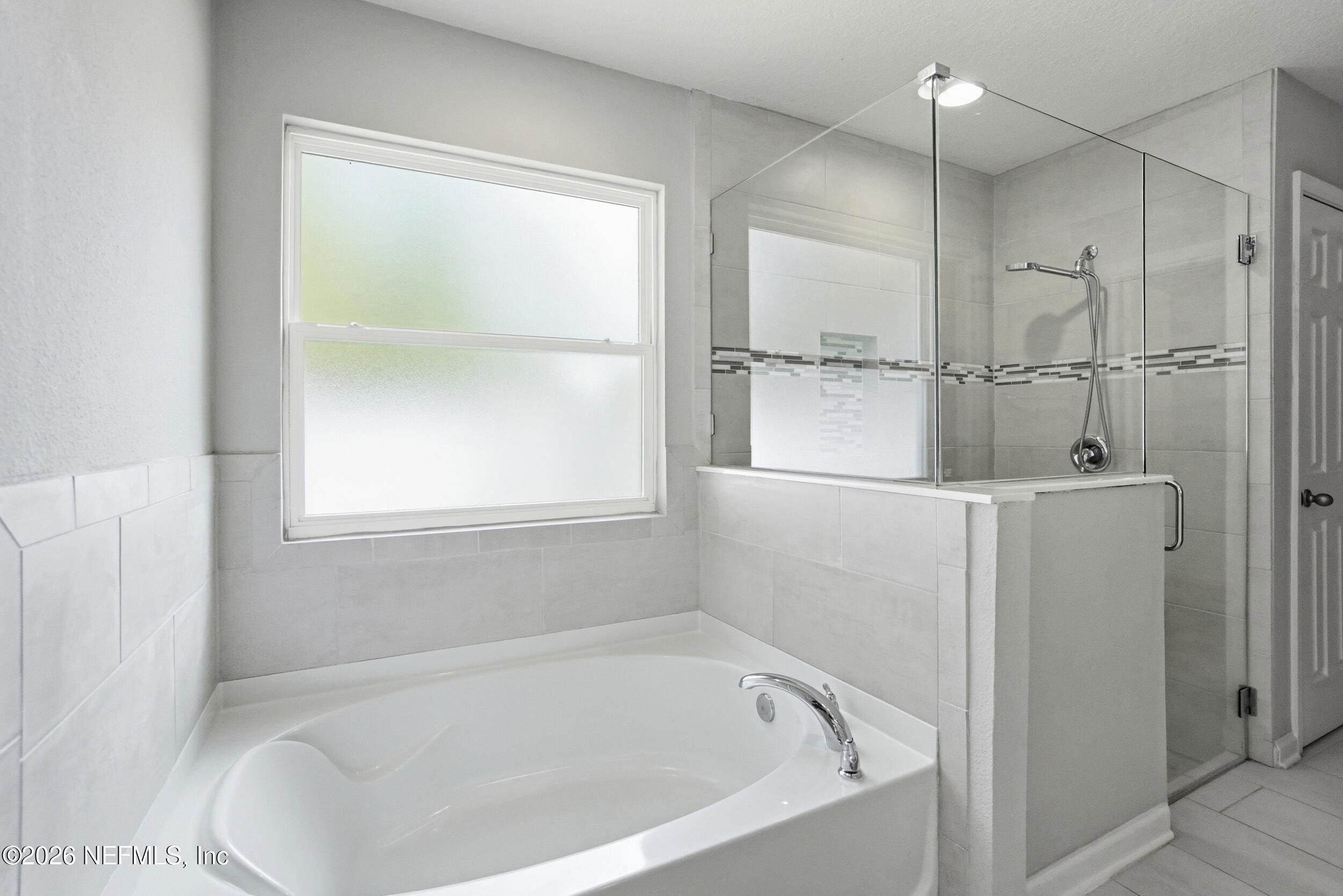 9035 Marlee Road Jacksonville, FL 32222 - Photo 18 of 34 Garden tub