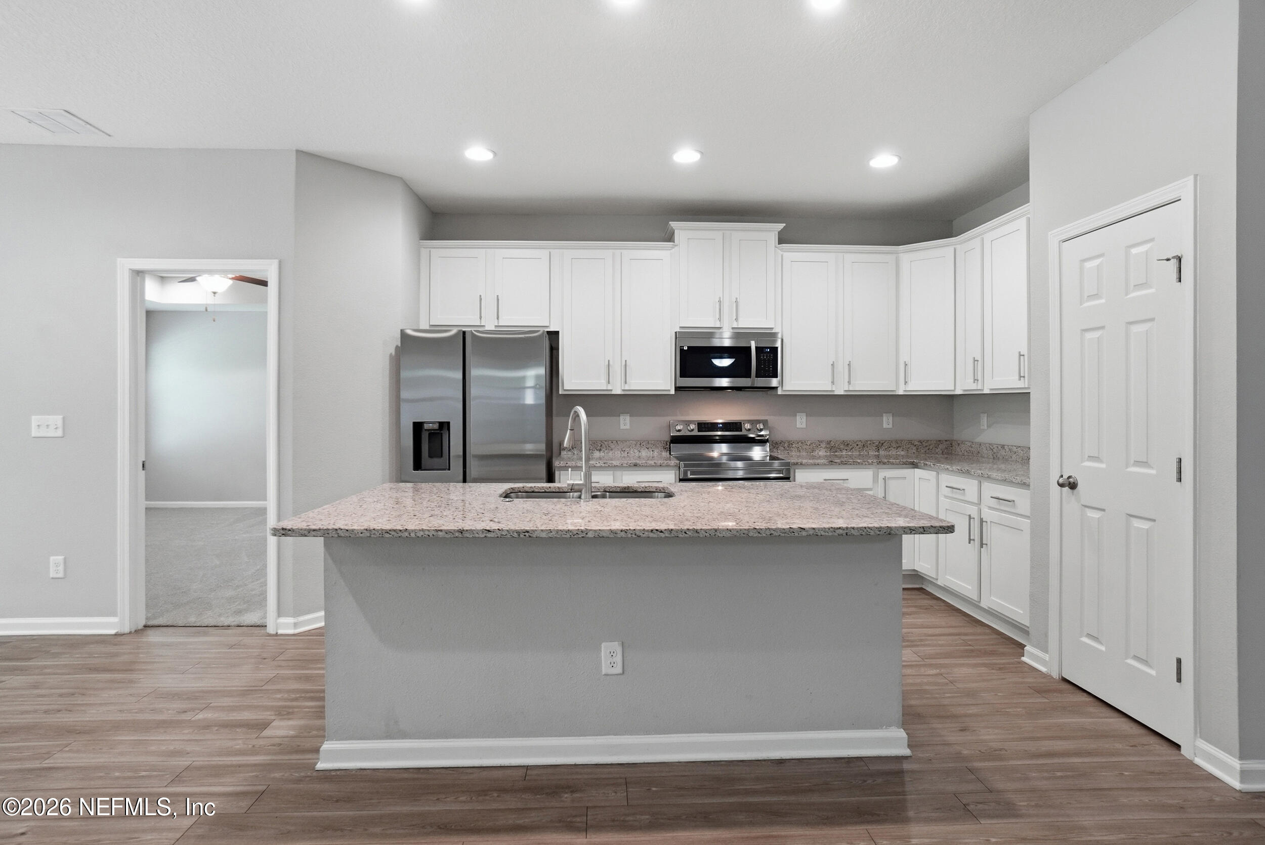 9035 Marlee Road Jacksonville, FL 32222 - Photo 10 of 34 Breakfast bar