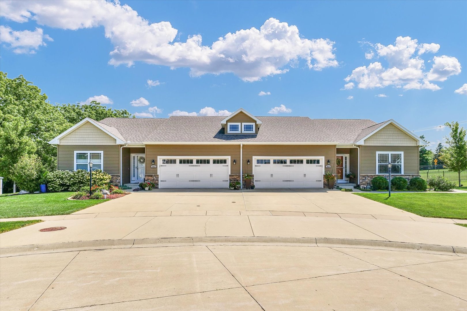 1813 Lake Ridge Court Mahomet, IL 61853 - Photo 3 of 56 Gallery Image 3