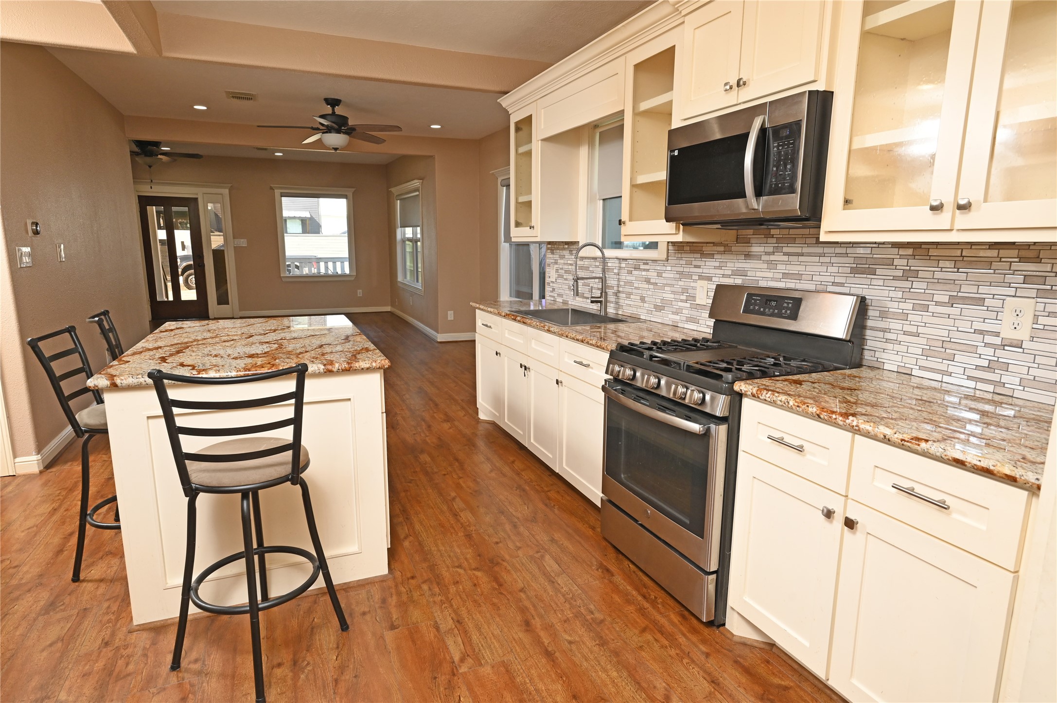 608 Archer Street Houston, TX 77009 - Photo 13 of 38
