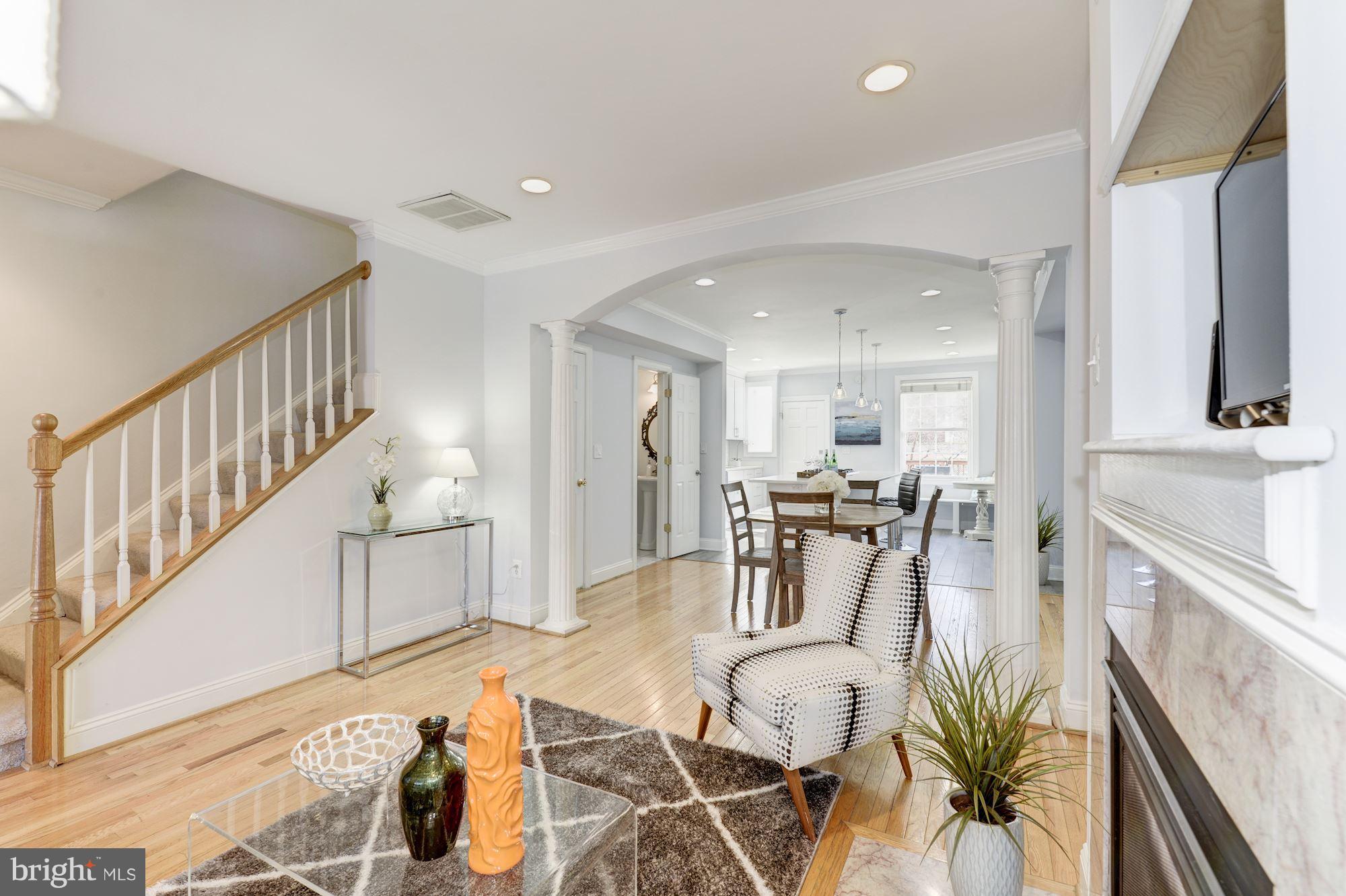 1631 D Street Northeast Washington, DC 20002 - Photo 4 of 27 Living Room