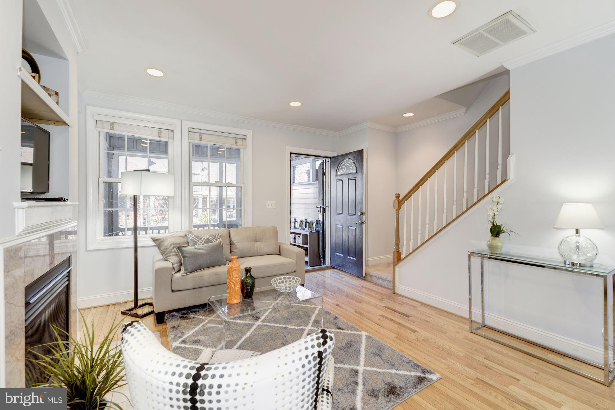 1631 D Street Northeast Washington, DC 20002 - Photo 6 of 27 Living Room
