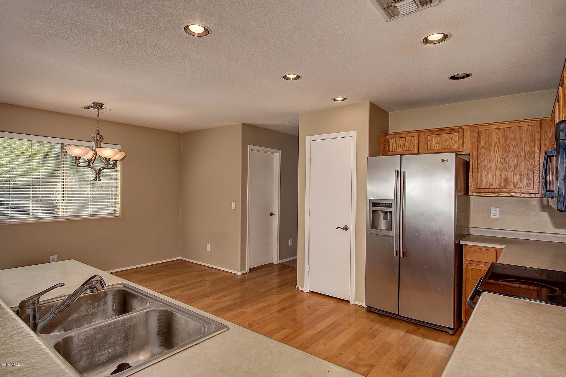 17437 West Calavar Road Surprise, AZ 85388 - Photo 9 of 27 Calavar (9)