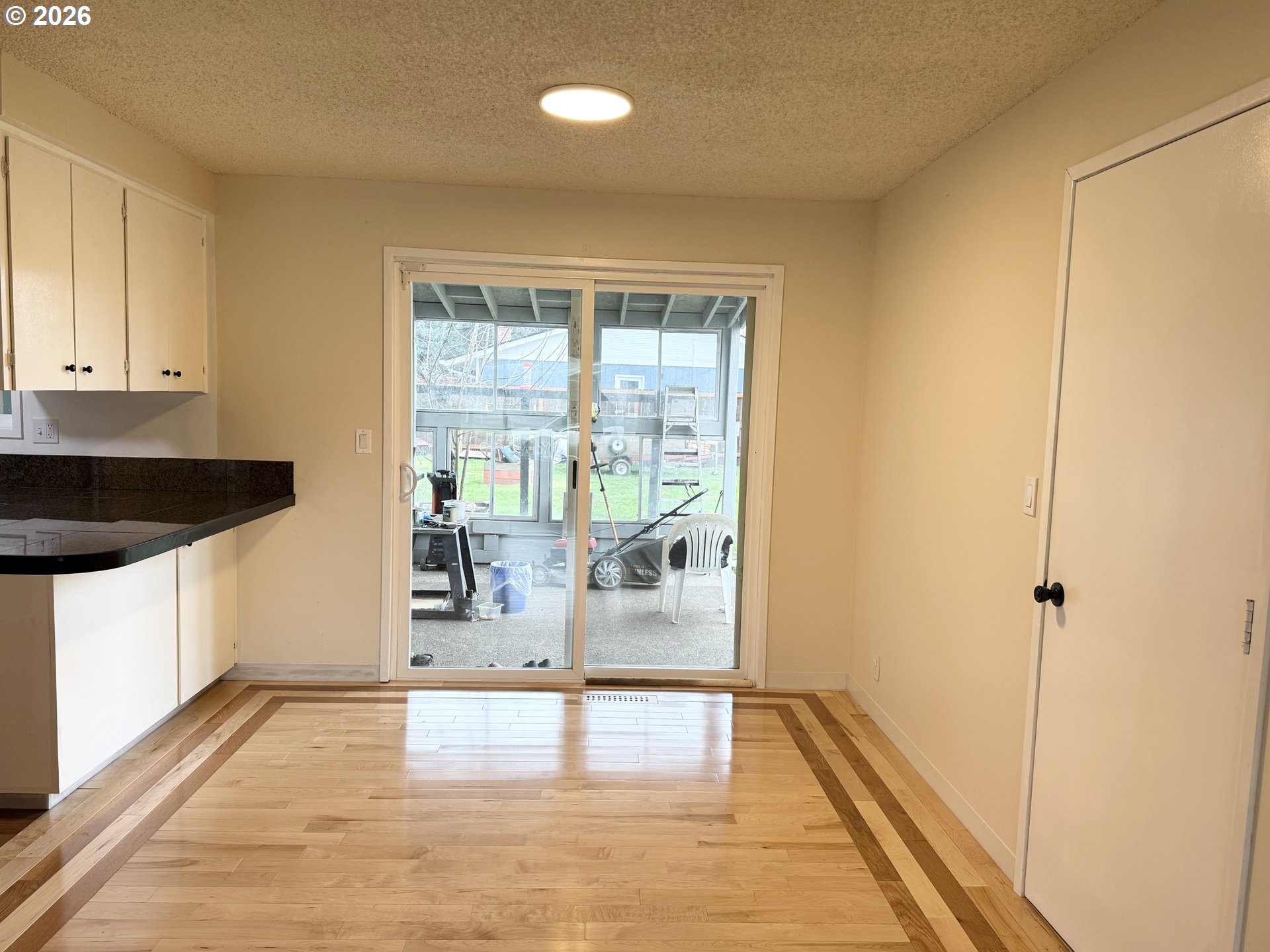 5270 Southwest 182nd Avenue Beaverton, OR 97078 - Photo 14 of 35 a view of an empty room and window
