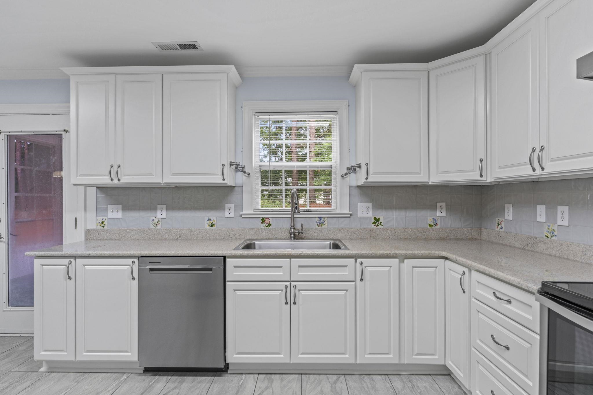 136 Molinia Drive Murrells Inlet, SC 29576 - Photo 11 of 46