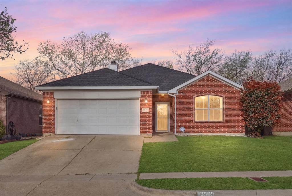 13509 Ponderosa Ranch Road Fort Worth, TX 76262 - Photo 2 of 33 Welcoming red brick home!
