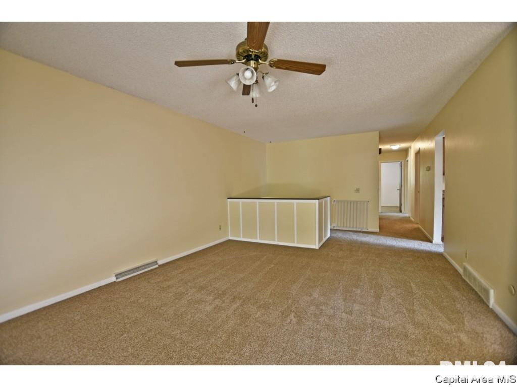 244 Stutely Lane Springfield, IL 62704 - Photo 4 of 36