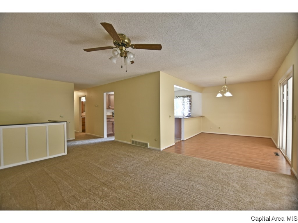 244 Stutely Lane Springfield, IL 62704 - Photo 5 of 36