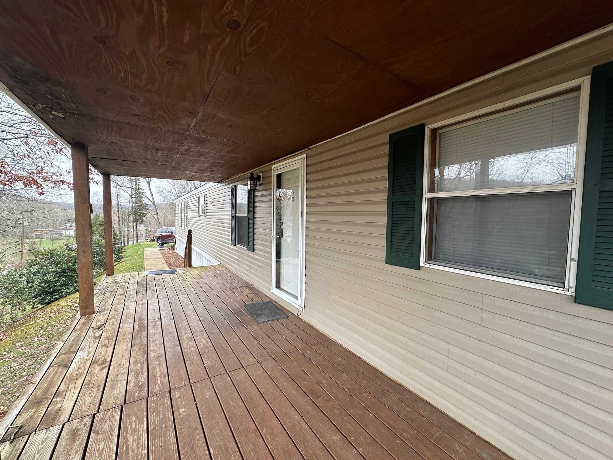 26190 East Lynn Road Wayne, WV 25570 - Photo 2 of 12 Gallery Image 2