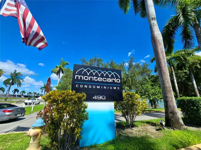 $1,995 | 498 Northwest 165th Street, Unit D405, Miami, FL 33169