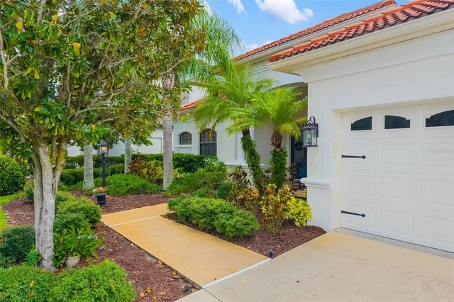 $975,000 | 6627 Turnstone Lane, Lakewood Ranch, FL 34202